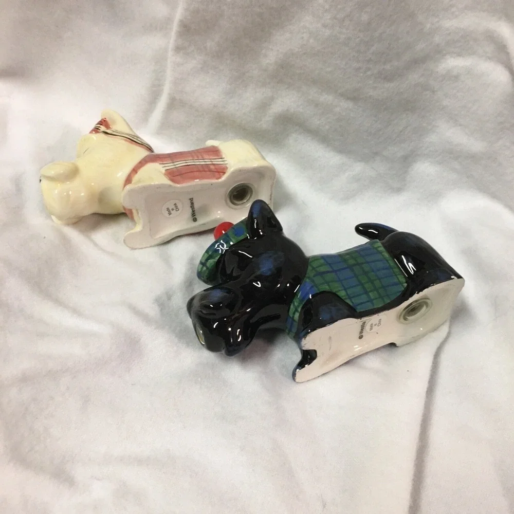 Westland Kissing 2006 Scottish Terrier Dog Magnetic Salt & Pepper Shakers